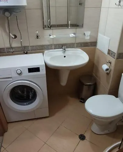 Plaza - - Sunny דירה *